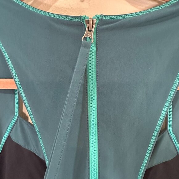 Title Nine Nimblene Dress Size 14 Blue Racerback Sleeveless Outdoor Travel UPF - Picture 7 of 9